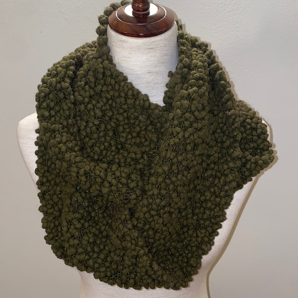 Cejom Chunky Olive Green Knit Infinity Scarf